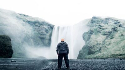 From Reykjavík: Vík Lava Show & South Coast Waterfalls Tour