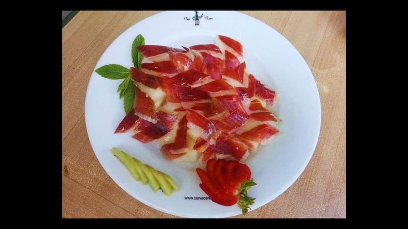 Fuengirola: Flamenco Show & Dinner at Tipi Tapa, near Mijas - Why sightlines can make or break the evening