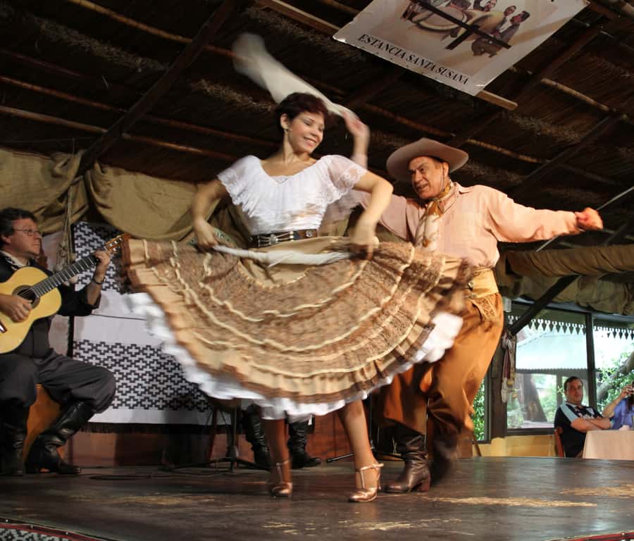 Full-Day at Santa Susana Ranch with BBQ, Drinks and Show - Welcome empanadas, wine, and the first taste of ranch life