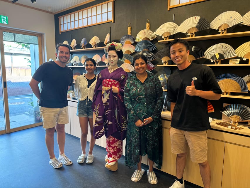 Gion Walking Tour, Geisha Show and Japanese Game in Kyoto - Who should book this tour?