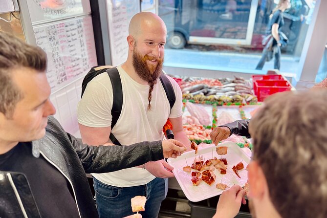 Glasgow West End Food Tour: 7 Tastings, Scotch & Local Stories - Starting with pie, pint and Scottish comfort food