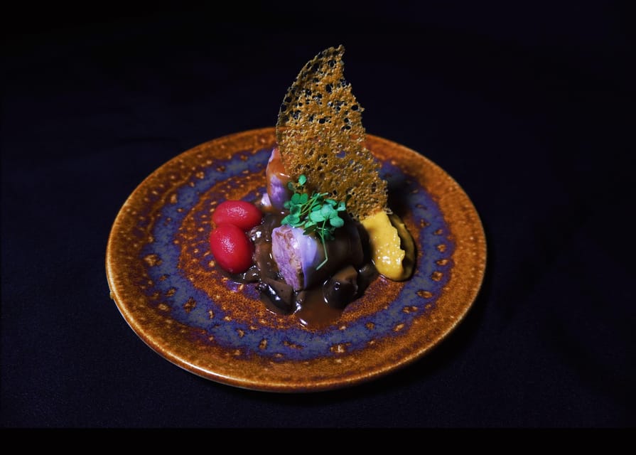 Gran Canaria: Origen Dinner Show at Sala Scala - A stage-sized introduction to the Canary Islands