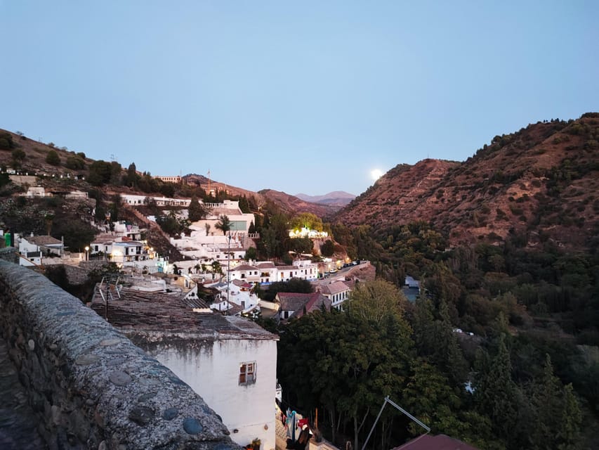 Granada: Albaicín and Sacromonte Sunset Tour & Flamenco Show - How much value do you get for $58?