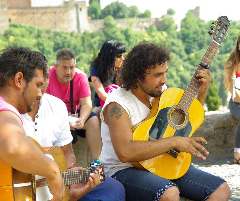 Granada: Albaicín & Sacromonte Walking Tour & Flamenco Show - Key points to know before booking