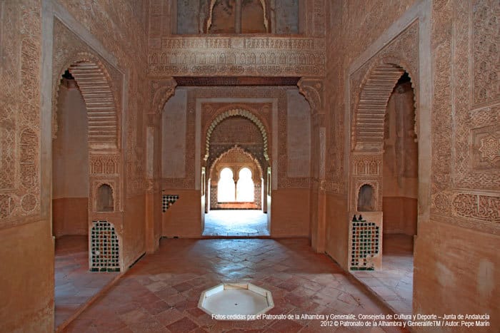 Granada: Alhambra Guided Tour and Flamenco Show - Transport and meeting points need extra attention