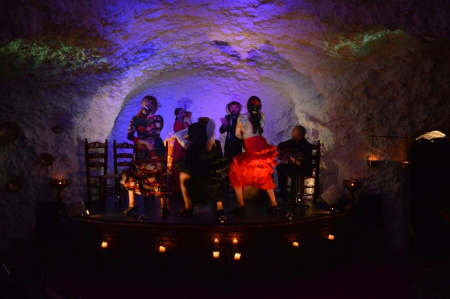 Granada: Flamenco Show at Templo del Flamenco with Drink - Getting to El Templo del Flamenco