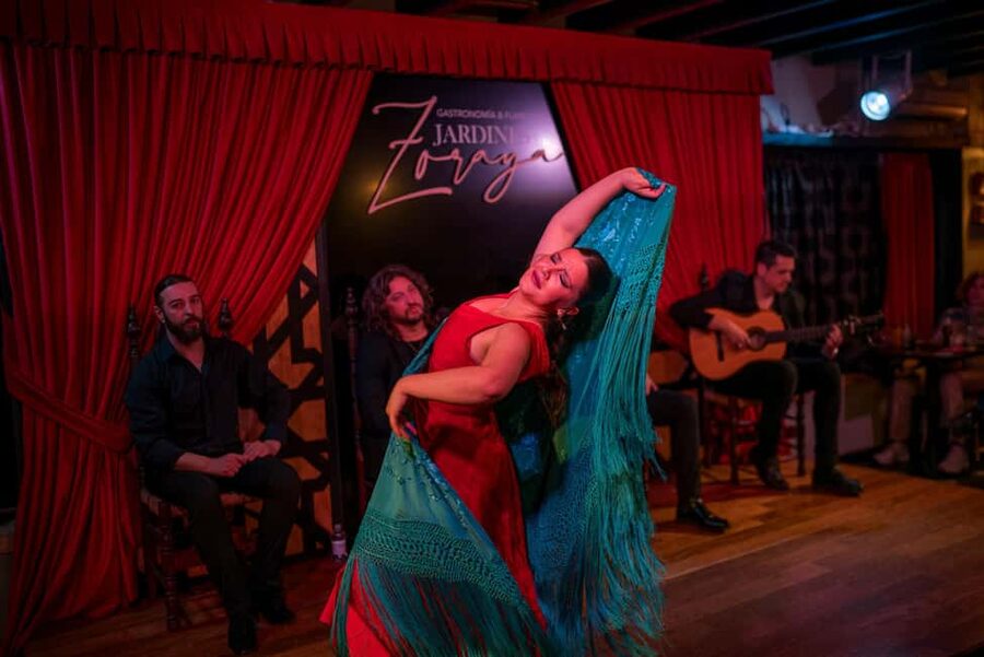 Granada: Flamenco Show in Albayzín - Jardines de Zoraya - Combining flamenco with dinner and drinks