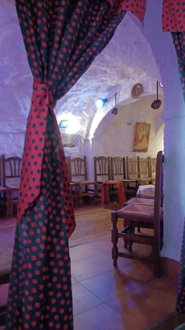 Granada: Flamenco Show Los Parrones in the Sacromonte Caves - Getting to the show and planning your evening