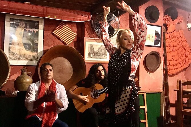 Granada Tapas Trail & Gypsy Flamenco Show - Walking into the Albayzín