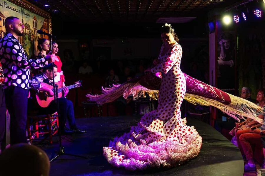 Granada: Traditional Flamenco show at Tablao Albayzín - My recommendation: book it for the setting and the live emotion