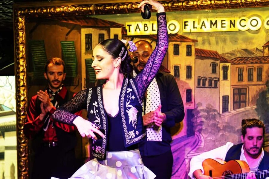 Granada: Traditional Flamenco show at Tablao Albayzín - Inside the Mudéjar-style amphitheater