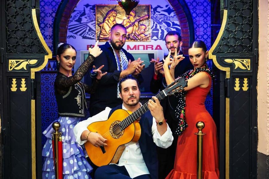 Granada: Traditional Flamenco show at Tablao Albayzín - Reaching the Albayzín Alto and Mirador de San Cristóbal
