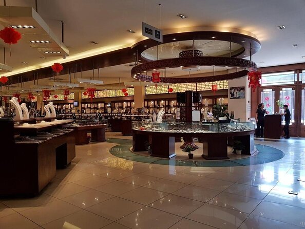 Half Day Tour:Market Shopping Acrobatic Show & Peking Duck dinner - Key points to know before booking
