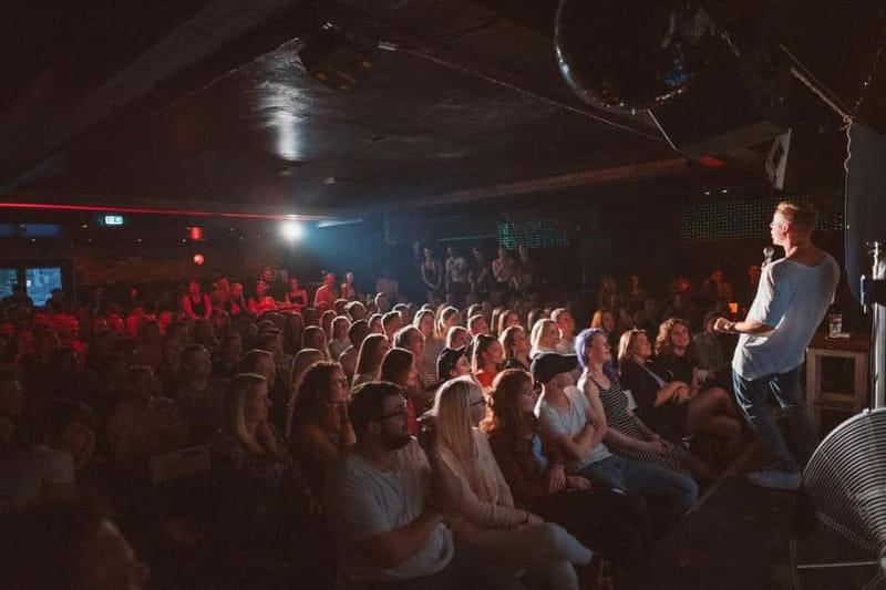 Hamburg: Reeperbahn Comedy Club - A comedy cellar below Hamburg’s famous nightlife strip