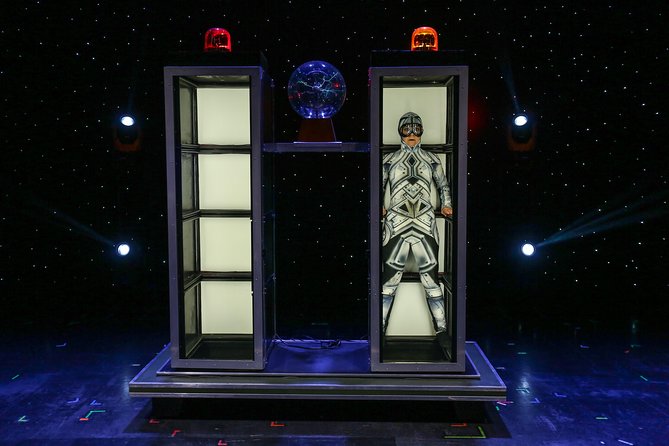 Hamners' Unbelievable Variety Show in Branson - Dave and Denise Hamner’s illusion work
