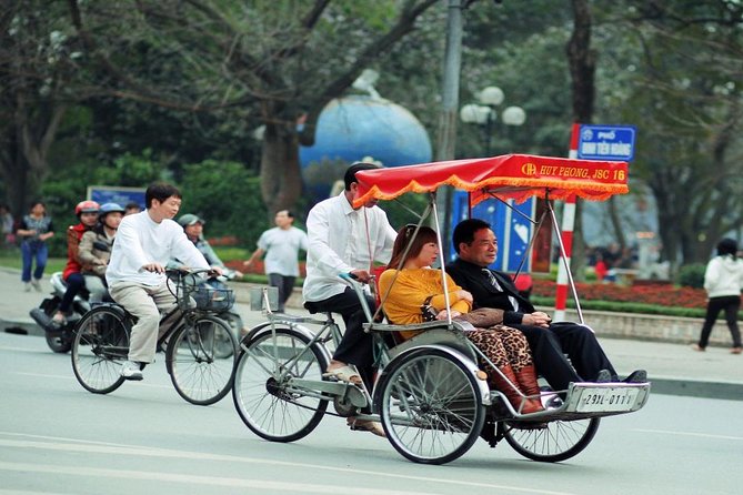 Hanoi Cyclo Ride and Water Puppet Show - Ho Chi Minh Mausoleum and One Pillar Pagoda