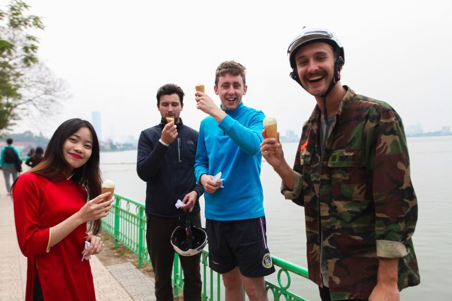 Hanoi: Full-Day City Tour and Water Puppet Show - One Pillar Pagoda and its unusual design
