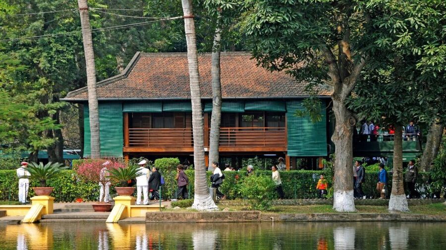 Hanoi: Full-Day City Tour and Water Puppet Show - Local lunch in and around the Old Quarter