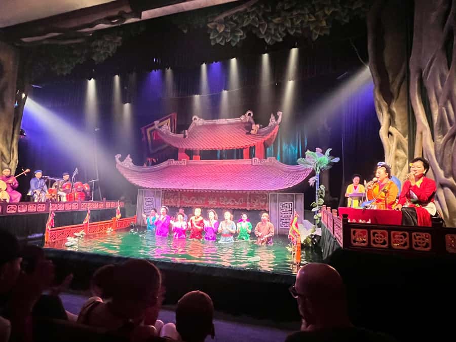 Hanoi: Half-Day City Tour with Thang Long Water Puppet Show - Tran Quoc Pagoda beside West Lake