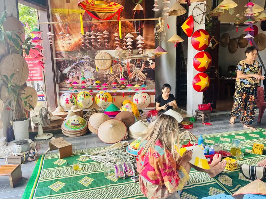 Hanoi: Incense Village, Hat, Lacquer, City Tour+Water Puppet - Guides make a real difference