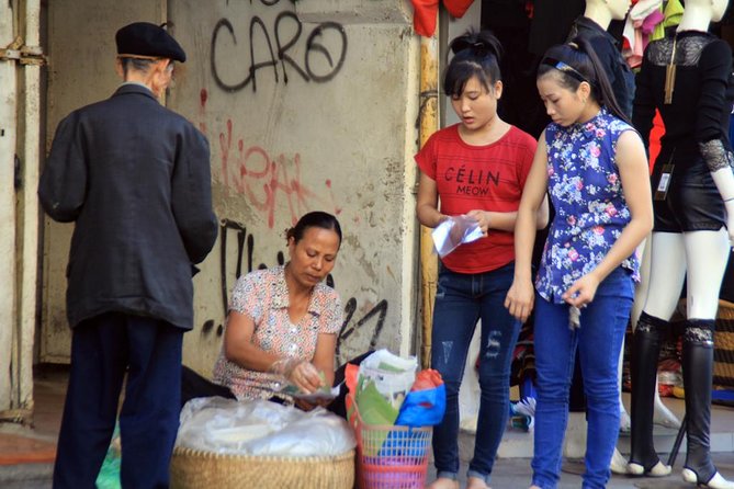 Hanoi Private Trip: Explore local culture, monument, cooking class & puppet show - Spring rolls and a proper Vietnamese lunch