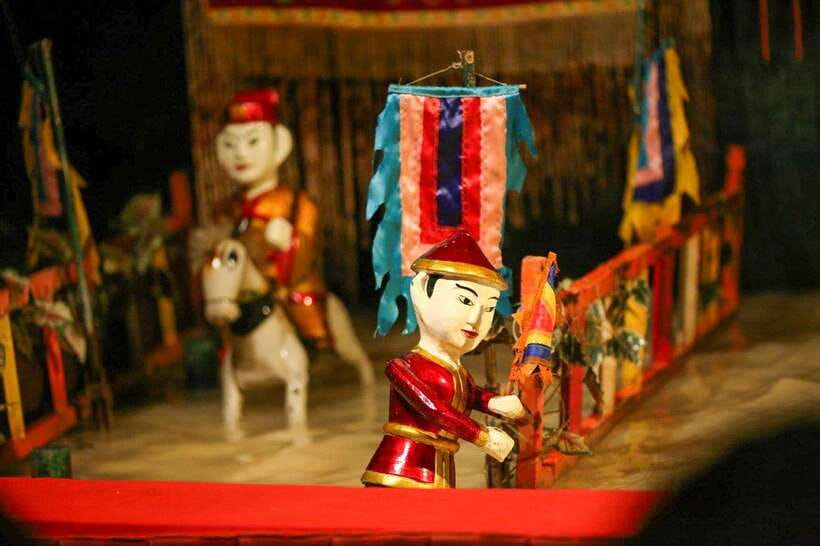 Ho Chi Minh: Authentic Vietnamese Dinner & Water Puppet Show - Dinner at a traditional Vietnamese restaurant