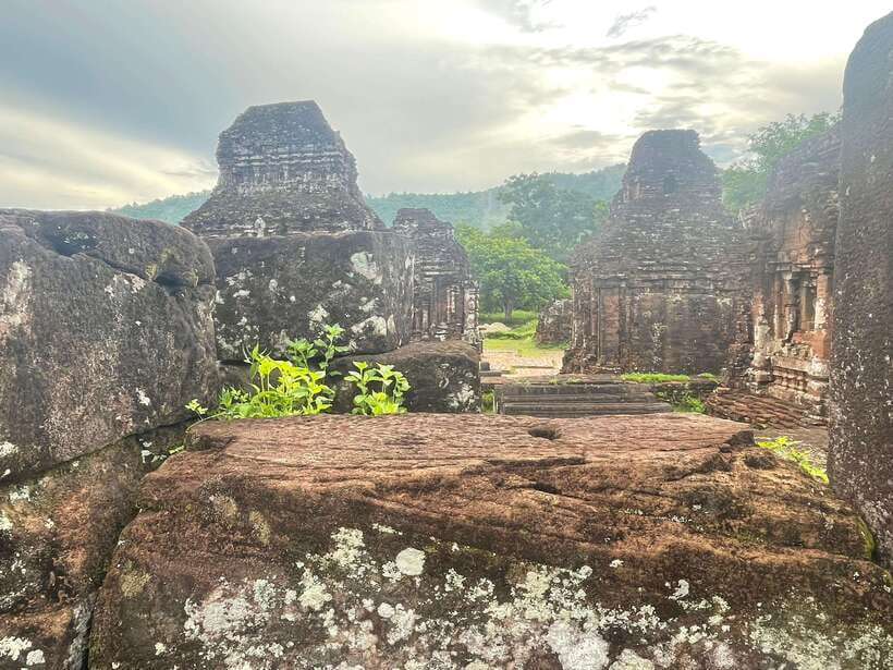 Hoi An: My Son Ruins: Guide-Bus-Boat-Cultural Show-Lunch - Who should book this trip