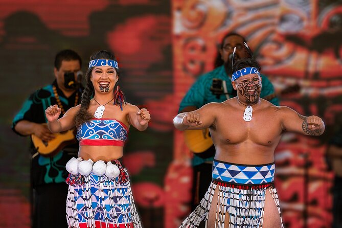 Honolulu: Ka Moana Lūʻau at Aloha Tower – Oceanfront Luau Show - Transport, timing, and the Aloha Tower location