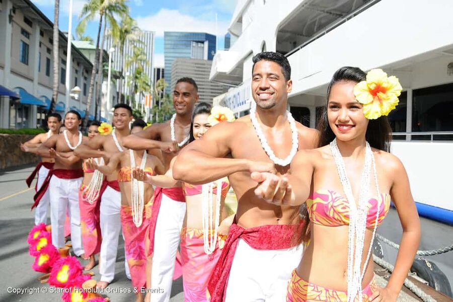 Honolulu: Pacific Star Sunset Buffet and Show - Getting to Pier 8 at Aloha Tower Marketplace
