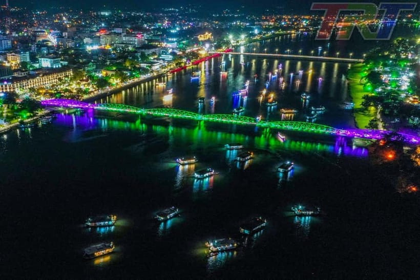 Hue: Perfume River Dinner Cruise with Traditional Show - Boarding the refrigerated VIP dragon boat