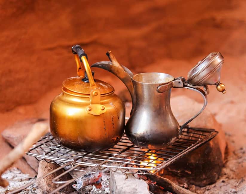 Hurghada: Jeep and ATV Quad with Dinner & Desert Fire Show - Dinner under the stars, with Tanoura and fire