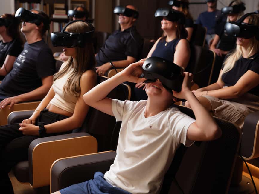 Innsbruck: EXPERIENCE TIROL - Immersive Show Ticket - Room one: Thomas, Anna, and Tyrol’s story