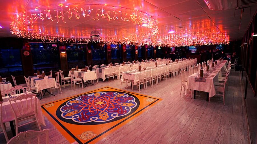 Istanbul: Bosphorus Dinner Cruise with Drinks & Turkish Show - Dinner, Turkish sweets, and drink choices