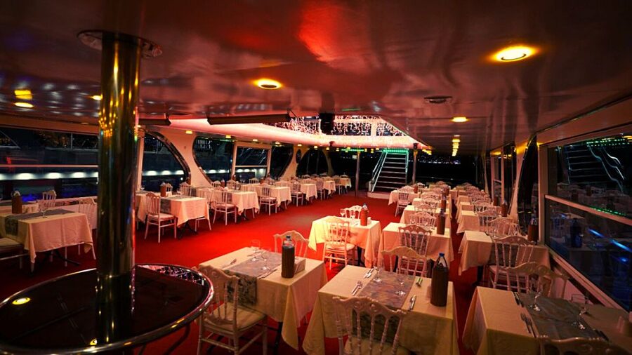 Istanbul: Bosphorus Dinner Cruise with Drinks & Turkish Show - Who will enjoy this cruise most