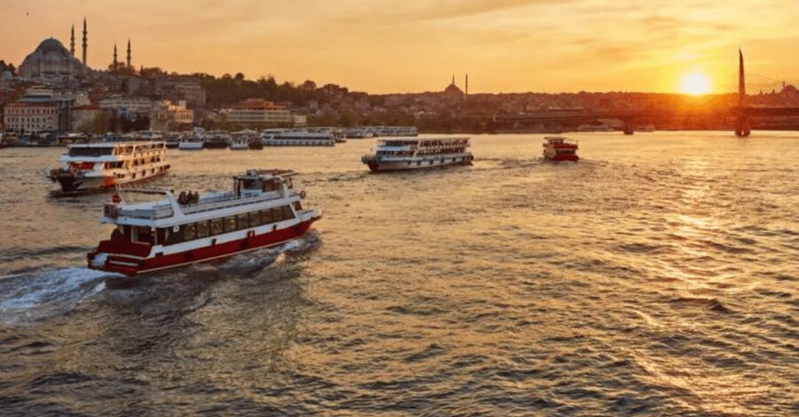 Istanbul: Bosphorus Dinner Cruise with Private Table & Show - Landmark views worth watching for