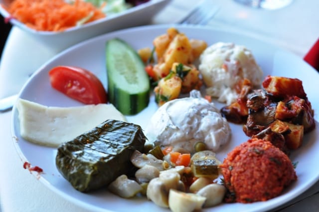 Istanbul City Sightseeing Tour & Turkish Dinner & Show - The Hippodrome’s races and darker stories