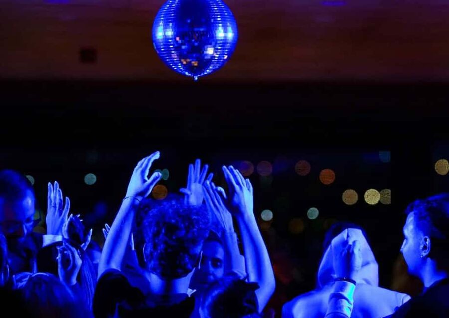 Istanbul: Magic of Bosphorus, Full Meal & Turkish Night Show - Turkish night show and live music