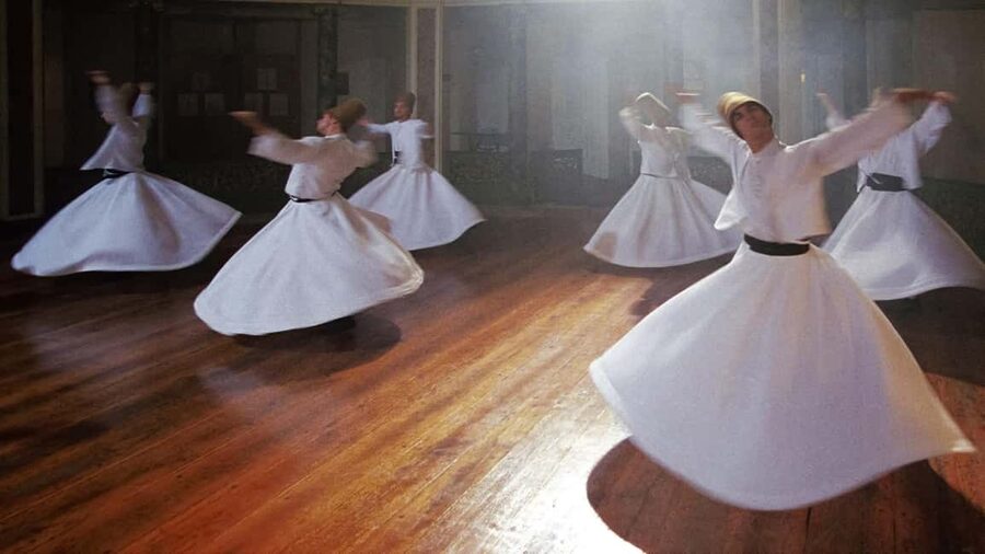 Istanbul: Traditional Whirling Dervishes Near Hagia Sophia - The music gives the ceremony its shape