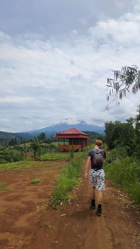 Jakarta to Bogor: Luhur Waterfall and Lake Lido Day Trip - What to pack for a wet outdoor day