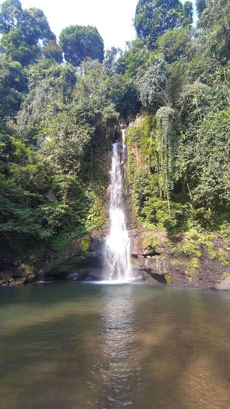 Jakarta to Bogor: Luhur Waterfall and Lake Lido Day Trip - Should you book the Curug Luhur and Lake Lido trip?