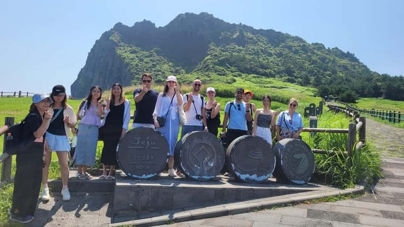 Jeju: Eastern UNESCO Sites Tour with Haenyeo Show - Starting at 8:30 in Jeju City
