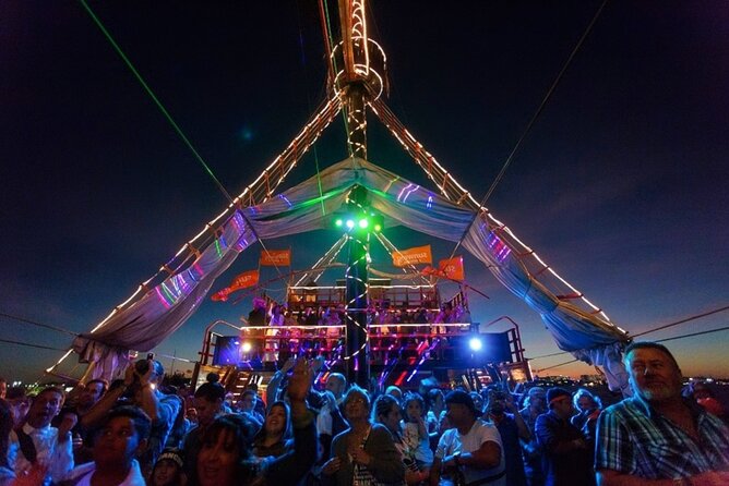 Jolly Roger Pirate Show and Dinner Cruise with Open Bar - Who should book the Jolly Roger cruise?