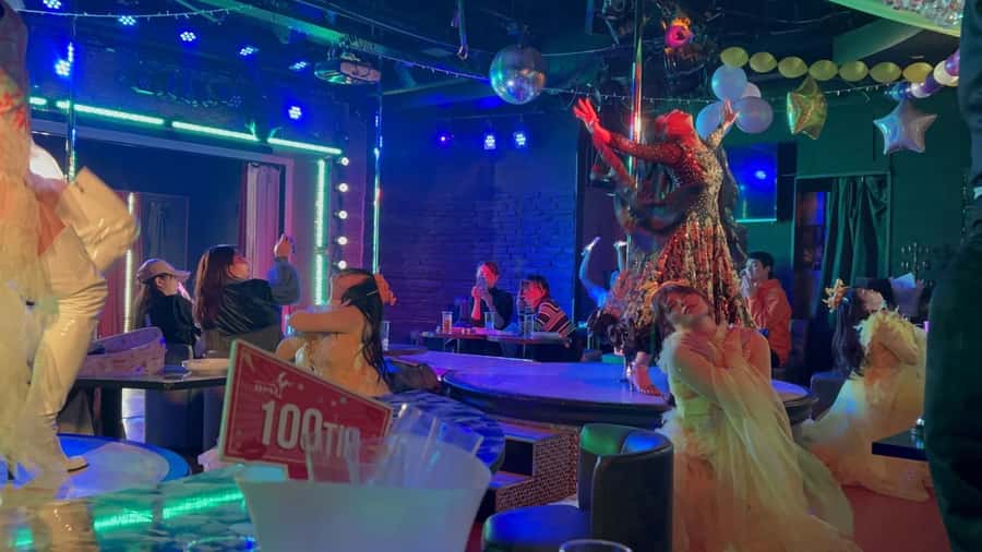 Kabukicho bar hopping & grab a bite tour - Who should book this Shinjuku night tour