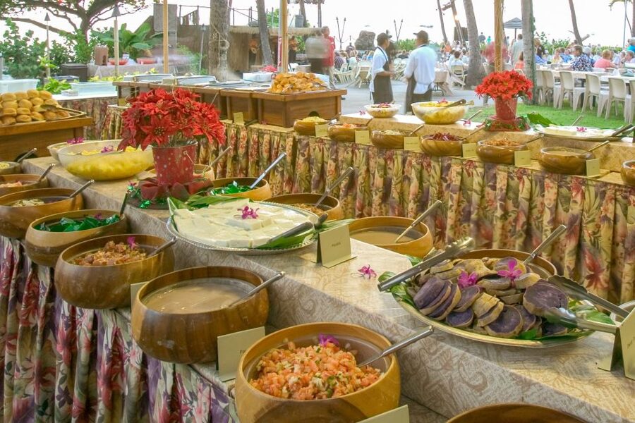 Kailua-Kona: Voyagers of the Pacific Luau with Buffet Dinner - Music, storytelling, and Polynesian dance