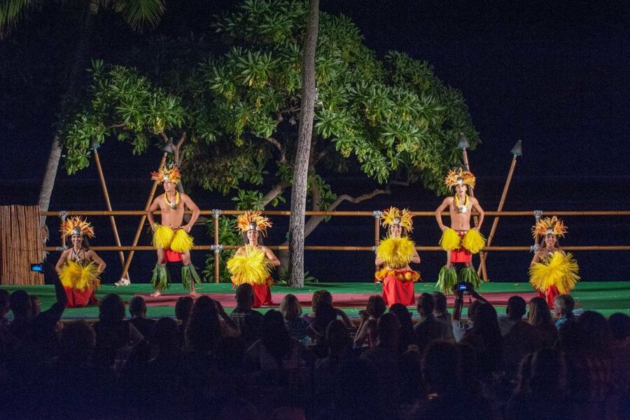 Kailua-Kona: Voyagers of the Pacific Luau with Buffet Dinner - Seating, timing, and comfort