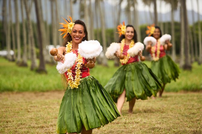 Kauai: Luau Ka Hikina Admission with Dinner and Lei Greeting - Lei greeting, drinks, and the first hour