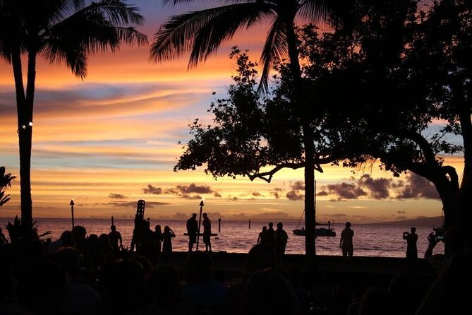 Kauai: Luau Kalamaku with Buffet Dinner and Show - A theatrical night at Kilohana Plantation