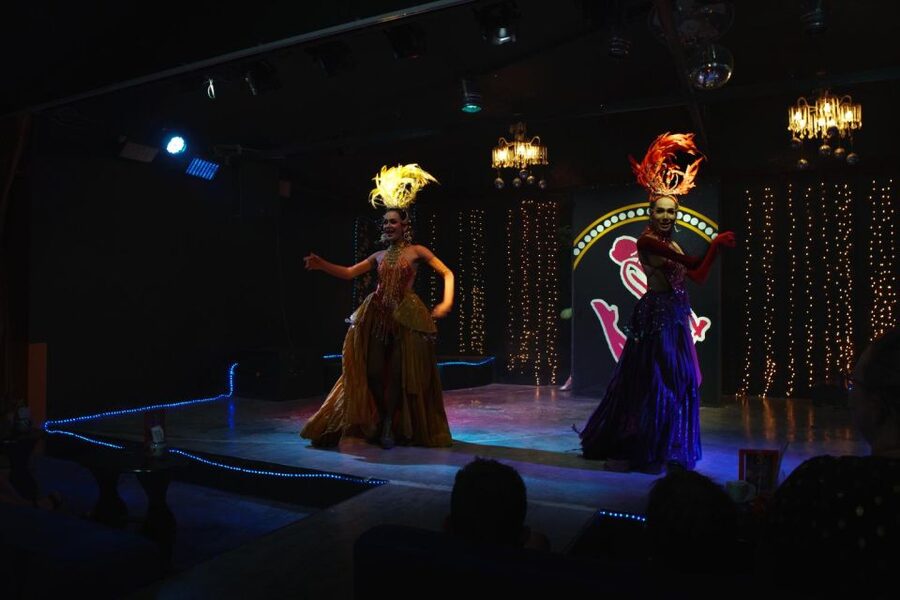 Khaolak:Finger Food Guided Tour with Cabaret Show - Should you book the Khaolak food and cabaret tour?