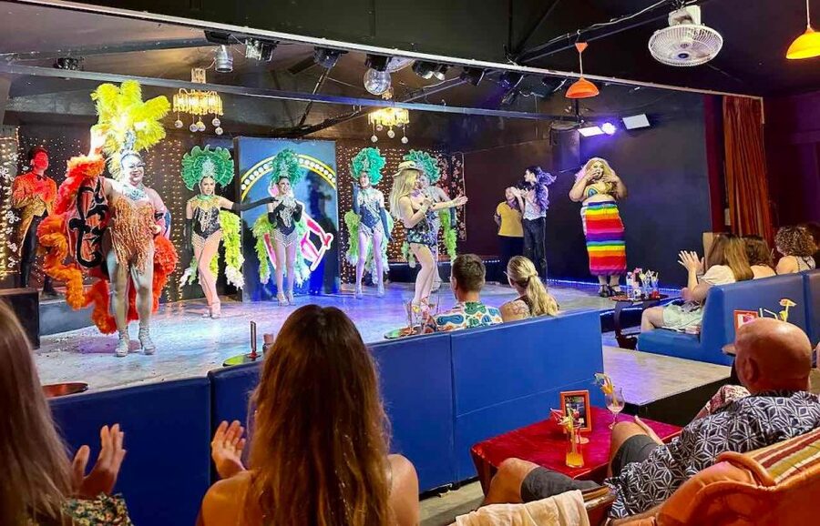 Khaolak:Finger Food Guided Tour with Cabaret Show - What the eight-person limit changes