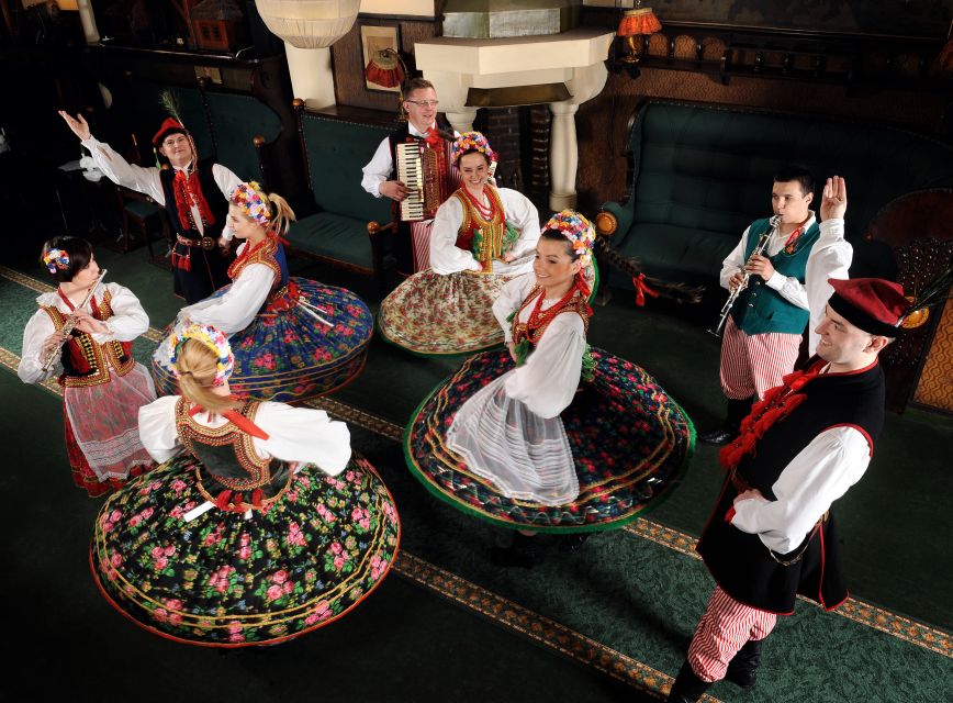 Krakow: Folk Show & 3-Course Dinner at Jama Michalika Café - Starting the evening at Jama Michalika Café